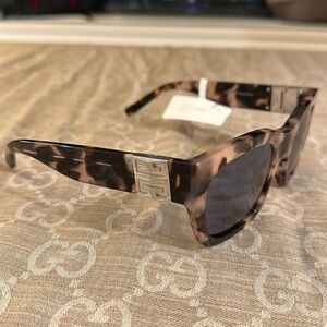 026 Givenchy MSRP $390 NWT